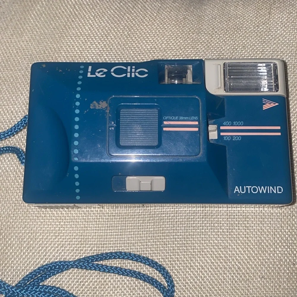 Le Clic Retro Autowind Camera + Film